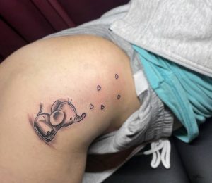 Tattoo Groningen - PUUR portfolio - tatoeage olifantje Dombo hartjes love