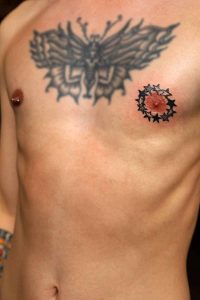 Tattoo Shop Groningen - PUUR portfolio - Sterren tepel tatoeage